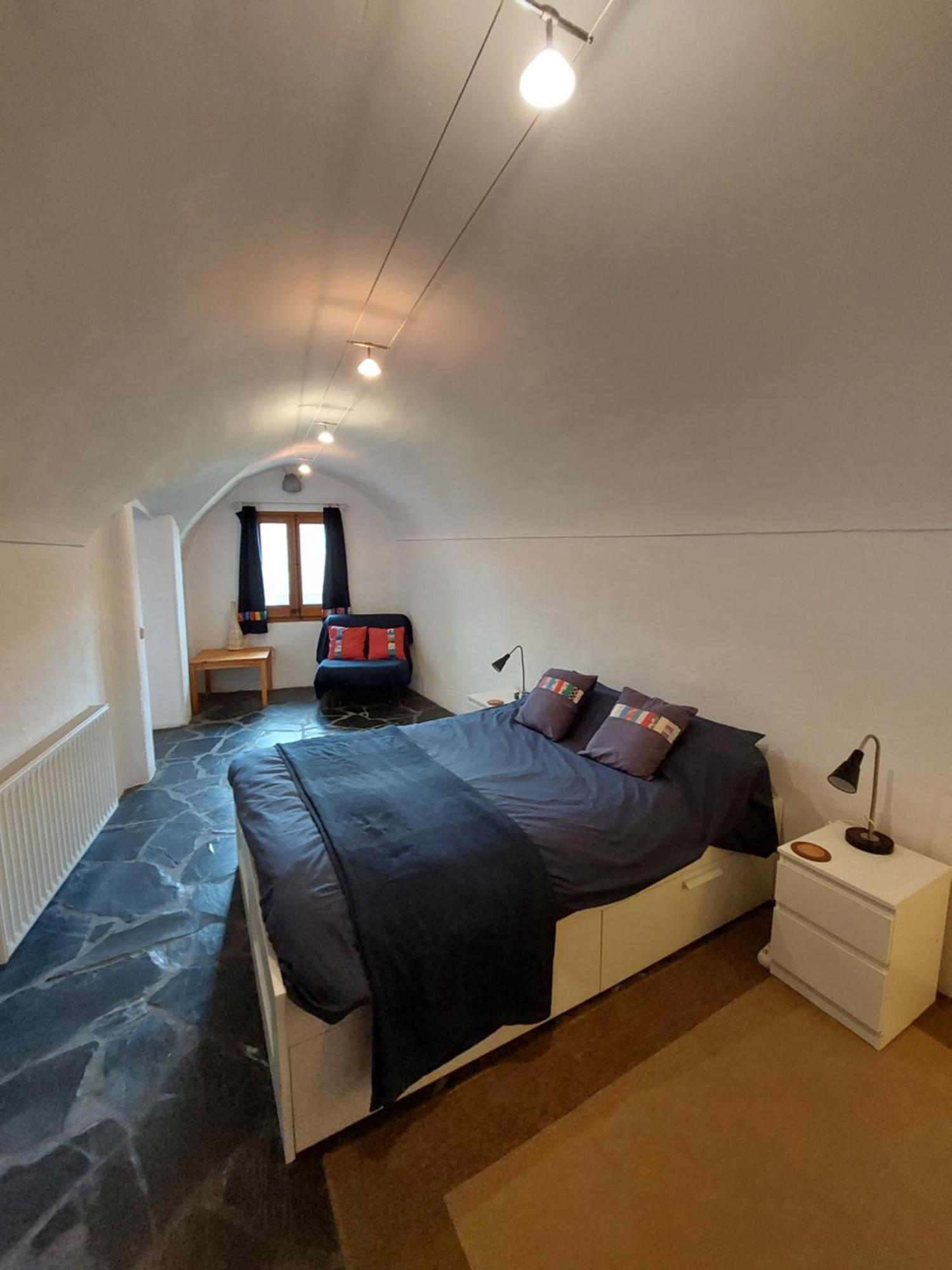 Bed and Breakfast Cala Clareta Кастельфольїт-де-ла-Рока Екстер'єр фото