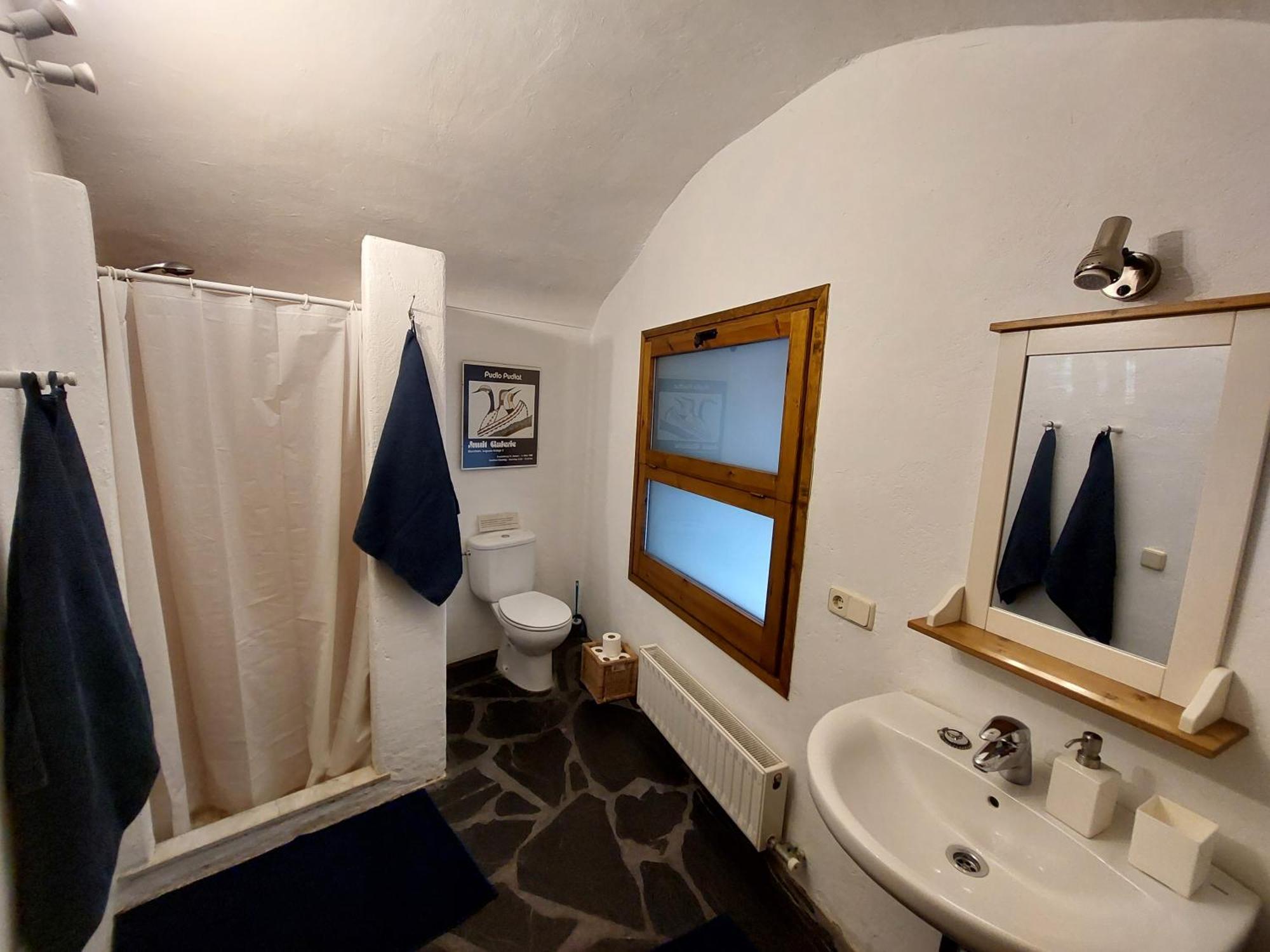 Bed and Breakfast Cala Clareta Кастельфольїт-де-ла-Рока Екстер'єр фото