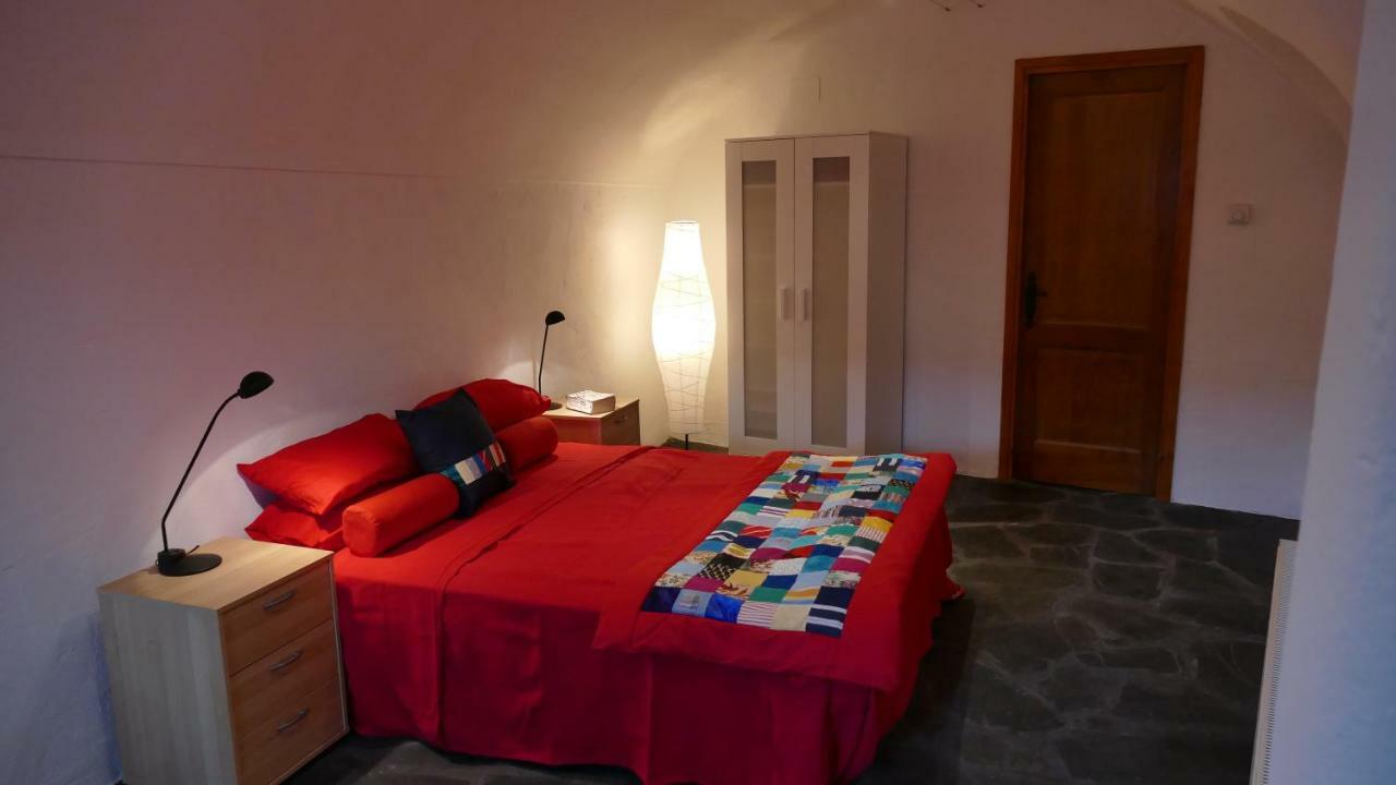 Bed and Breakfast Cala Clareta Кастельфольїт-де-ла-Рока Екстер'єр фото